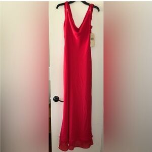 Arianna Red V-Neck Sleeveless Gown